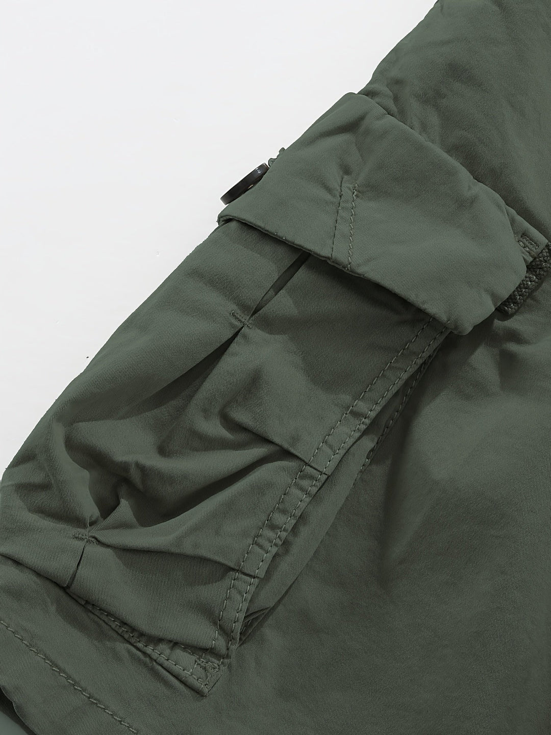 Praktische Reiseshorts für Herren: Funktionale Cargoshorts mit vielen Taschen für unterwegs.