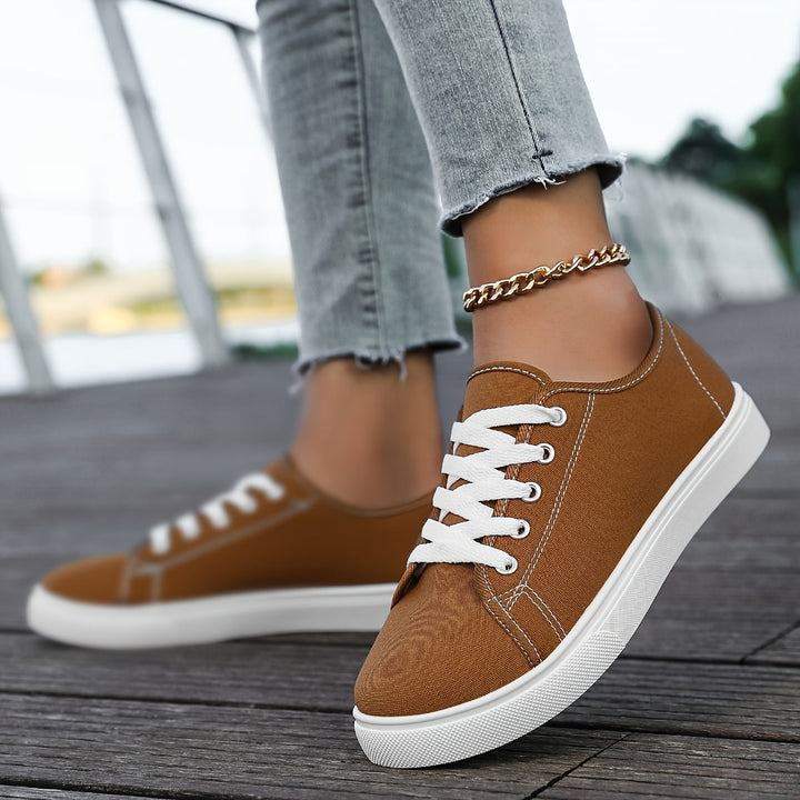 Elegante Damen Low-Top Sneaker mit Schnürverschluss, perfekte Alltagsschuhe für Komfort und Stil.