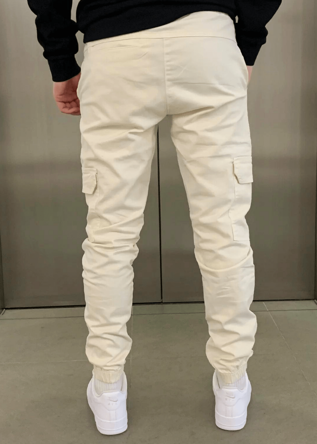 Vielseitige Herren Cargo-Jogginghose, perfekt kombinierbar für Alltag und Freizeit. Bietet Komfort & modernen Stil.