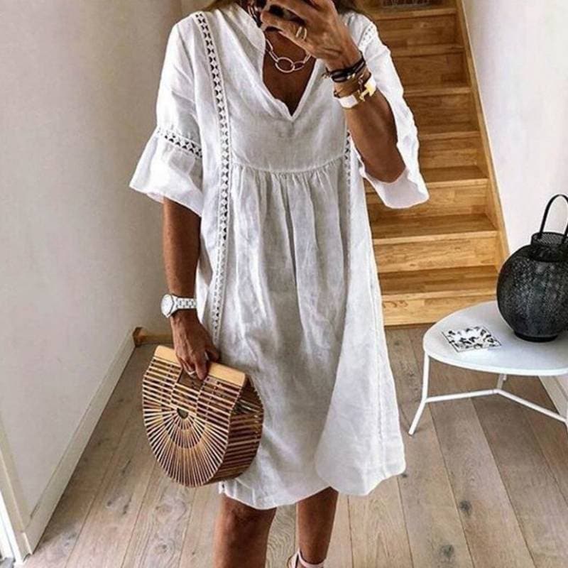 Sommerliches Damenkleid in Boho-Stil mit Spitze, als Strandkleid oder lässiges Freizeitkleid.