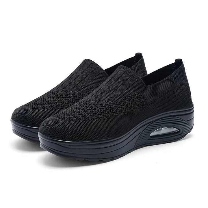 Komfortable Slip-On Damen Sneaker, orthopädisch designt, bieten Halt & sind ideal für lange Tage.