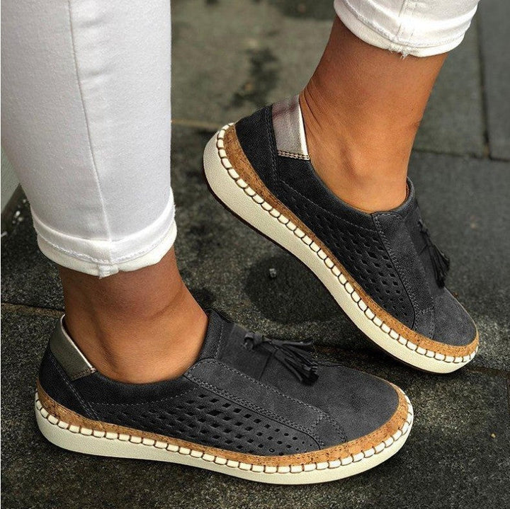 Vegane Daloureux Damenschuhe: Bequeme schwarze Sommerschuhe für Frauen, perfekt für Alltag und Freizeit.