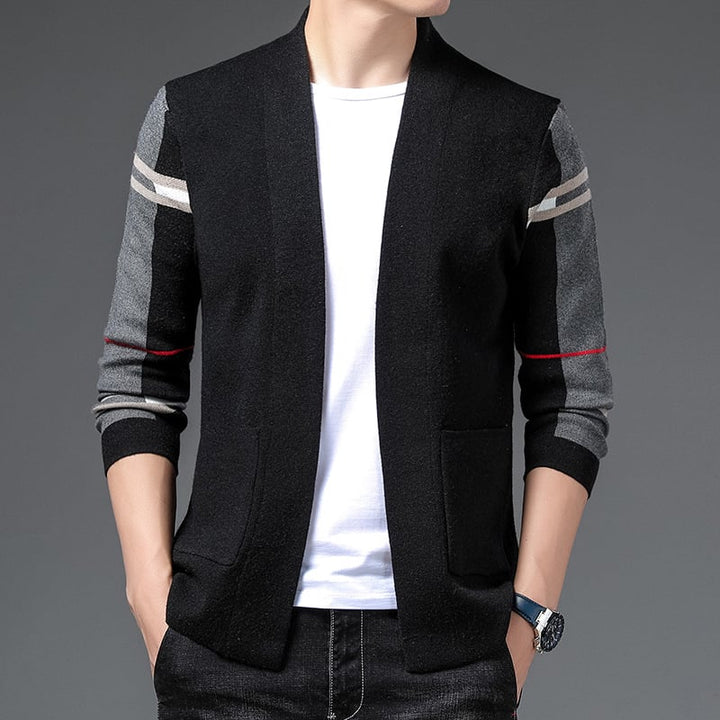 Eleganter Herren Winter Strickpullover, schmale Passform, Langarm. Warm & bequem für moderne Herrenmode.