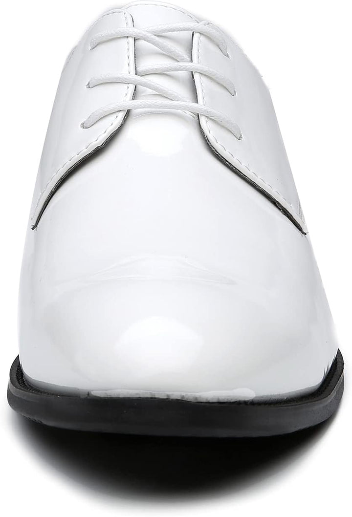 Herren Business Casual Schuhe kombiniert mit Anzughose, unterstreichen Stil und Eleganz.