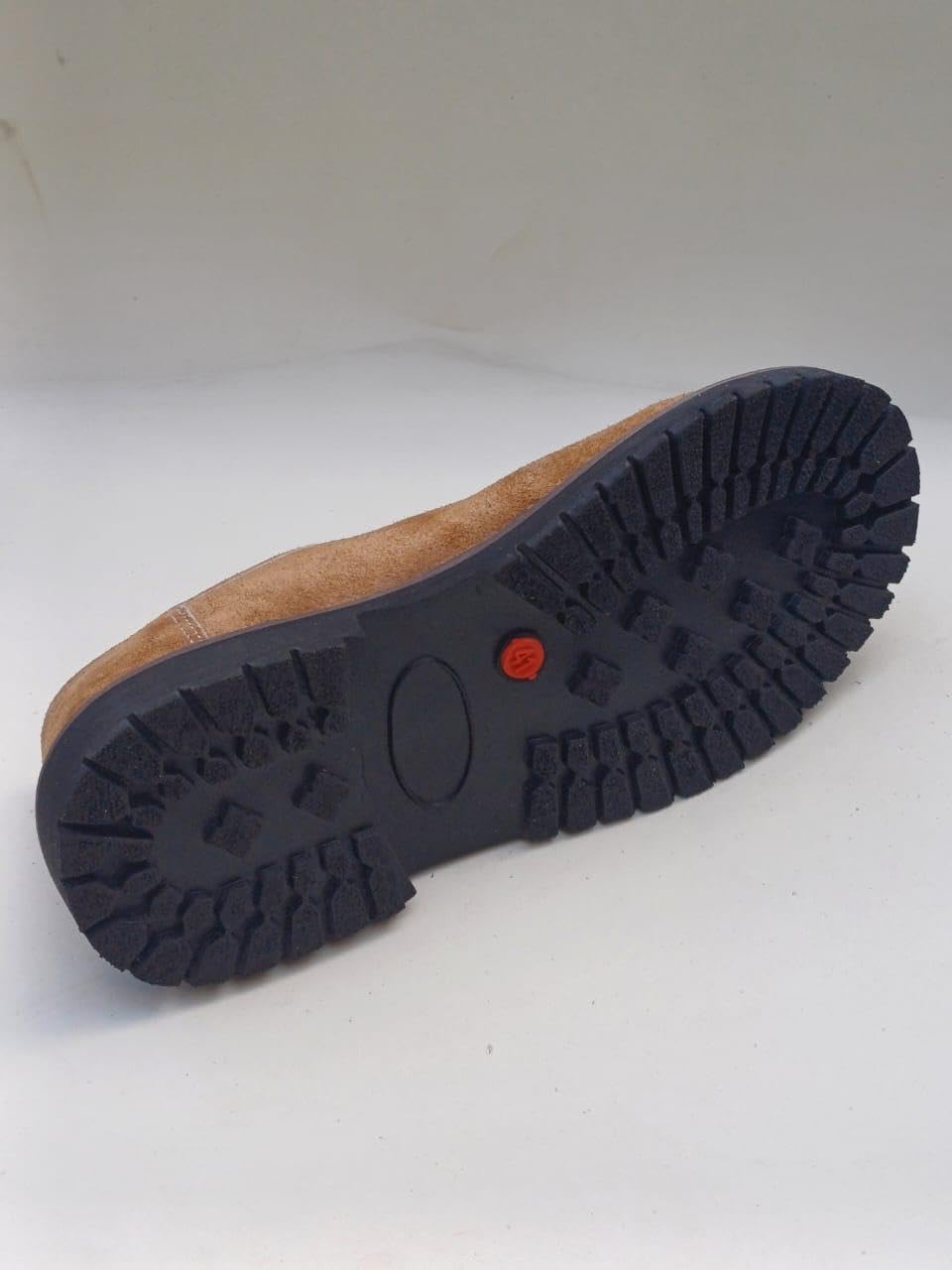 Hochwertige Wildleder Haferlschuhe für Herren, klassische Trachten-Schnürschuhe.