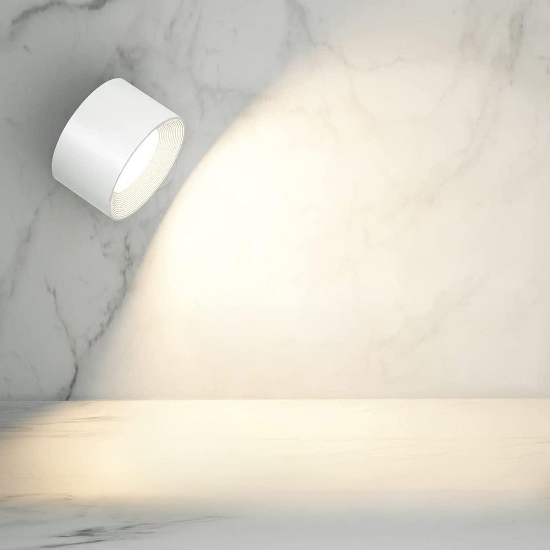 Moderne dimmbare LED-Wandlampe mit Akku, kabellos, für angenehme Atmosphäre.