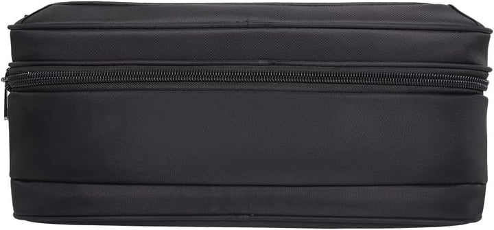 Mann trägt elegante Herren Laptop Tote Bag im Business-Umfeld, perfekt für den modernen Pendler.