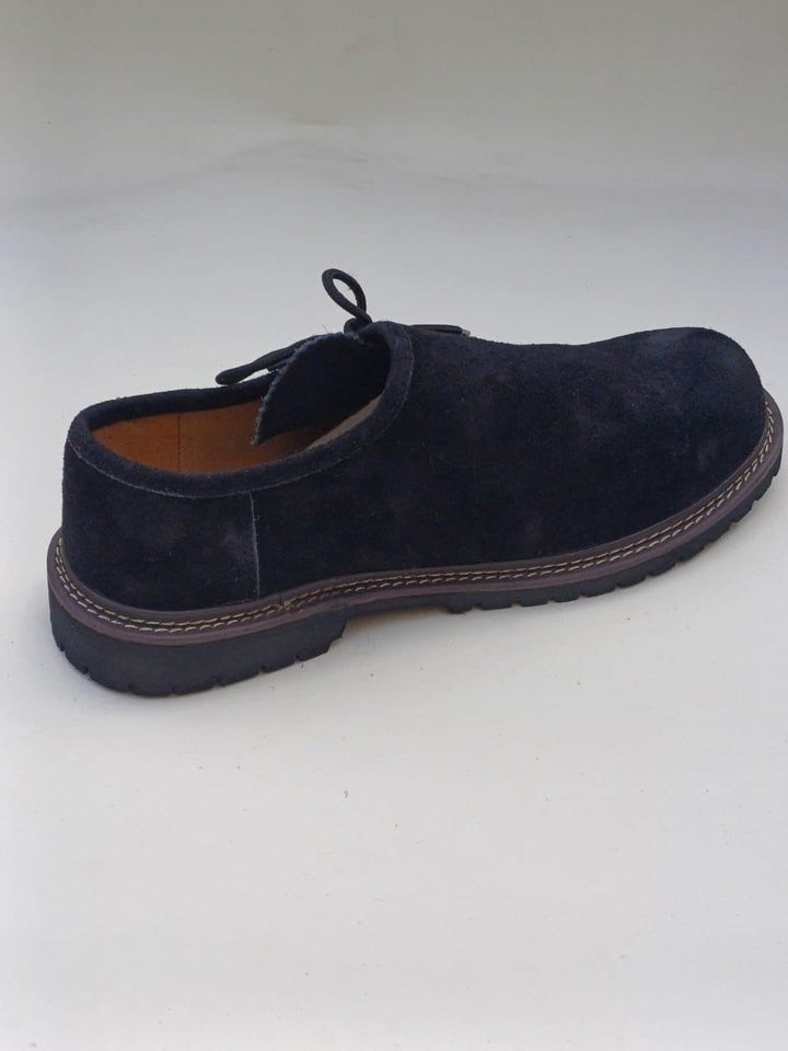 Robuste & bequeme Wildleder Haferlschuhe Herren, ideal für Oktoberfest & ländliche Freizeit.