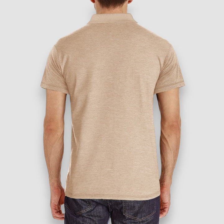 Modernes, stilvolles Herren Poloshirt in klassischem Design, perfekt für Frühling & Sommer Freizeitoutfits.