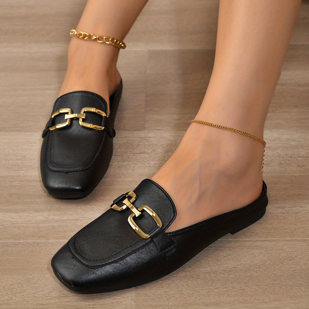 Bequeme Leonora Pantoletten für Damen, flache Sohle, eckige Spitze, Slip-on Design für eleganten Alltag & Sommer.
