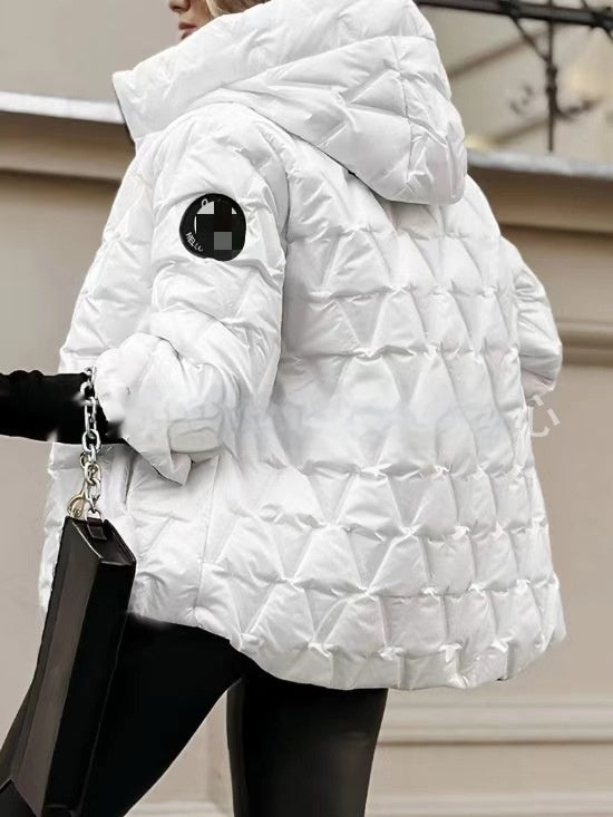 Damen Winterjacke in Schwarz, robust und pflegeleicht. Stilvolle warme Jacke für jeden Tag.
