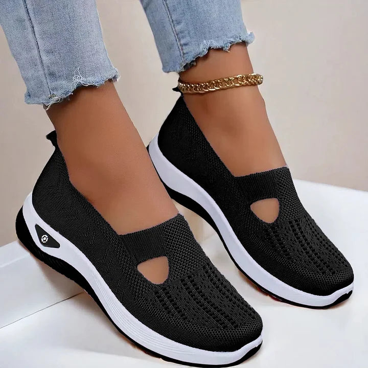 Sportlich-elegante Damen Slip-On Sneaker als leichter Alltagsschuh. Ideal für aktive Damen.