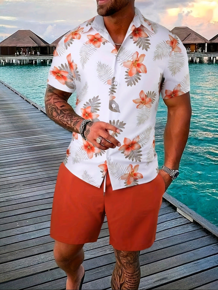 Gefaltetes Herren Sommer-Set: leichtes Kurzarmhemd und bequeme Shorts. Kompaktes Reise-Outfit.