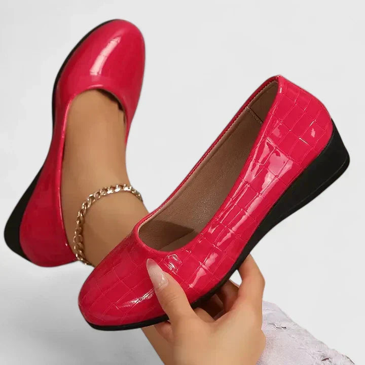 Bequeme orthopädische Damenschuhe im Loafer-Stil mit Memory-Schaum-Einlegesohle für hervorragende Fußunterstützung.