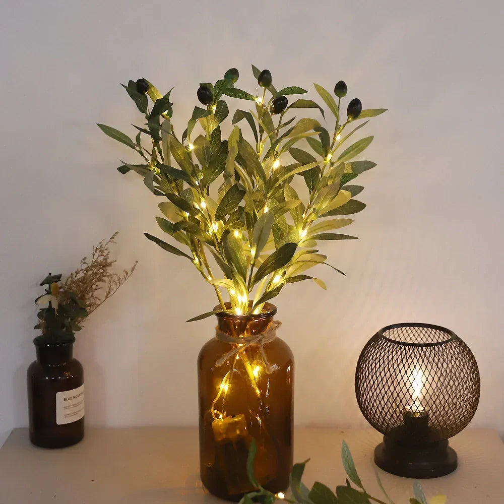 Dekorativer Weidenzweig mit LEDs, LumaBranches, für eine natürliche und gemütliche Atmosphäre.