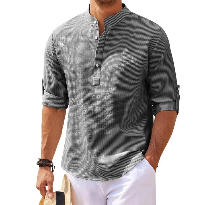 Herren Langarmshirt mit Stehkragen und Knopfleiste. Lässiger, zeitloser Stil für Freizeit und Herbst. Komfortabel & vielseitig.
