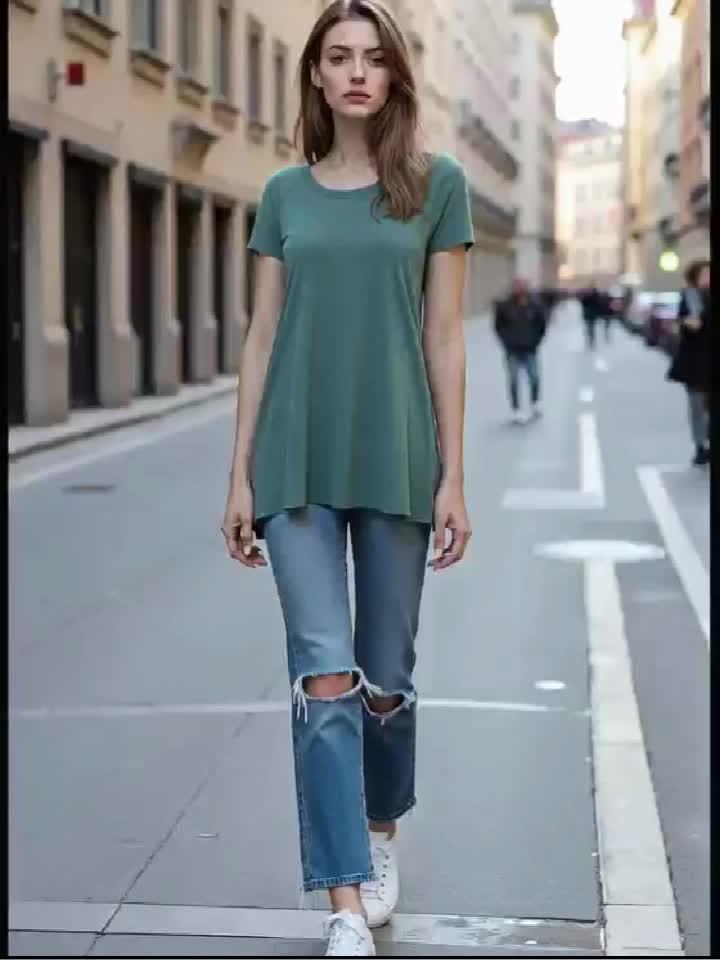 Komfortables Damen Kurzarmshirt im Tunika-Stil, weich & bequem, ideal für warme Tage.