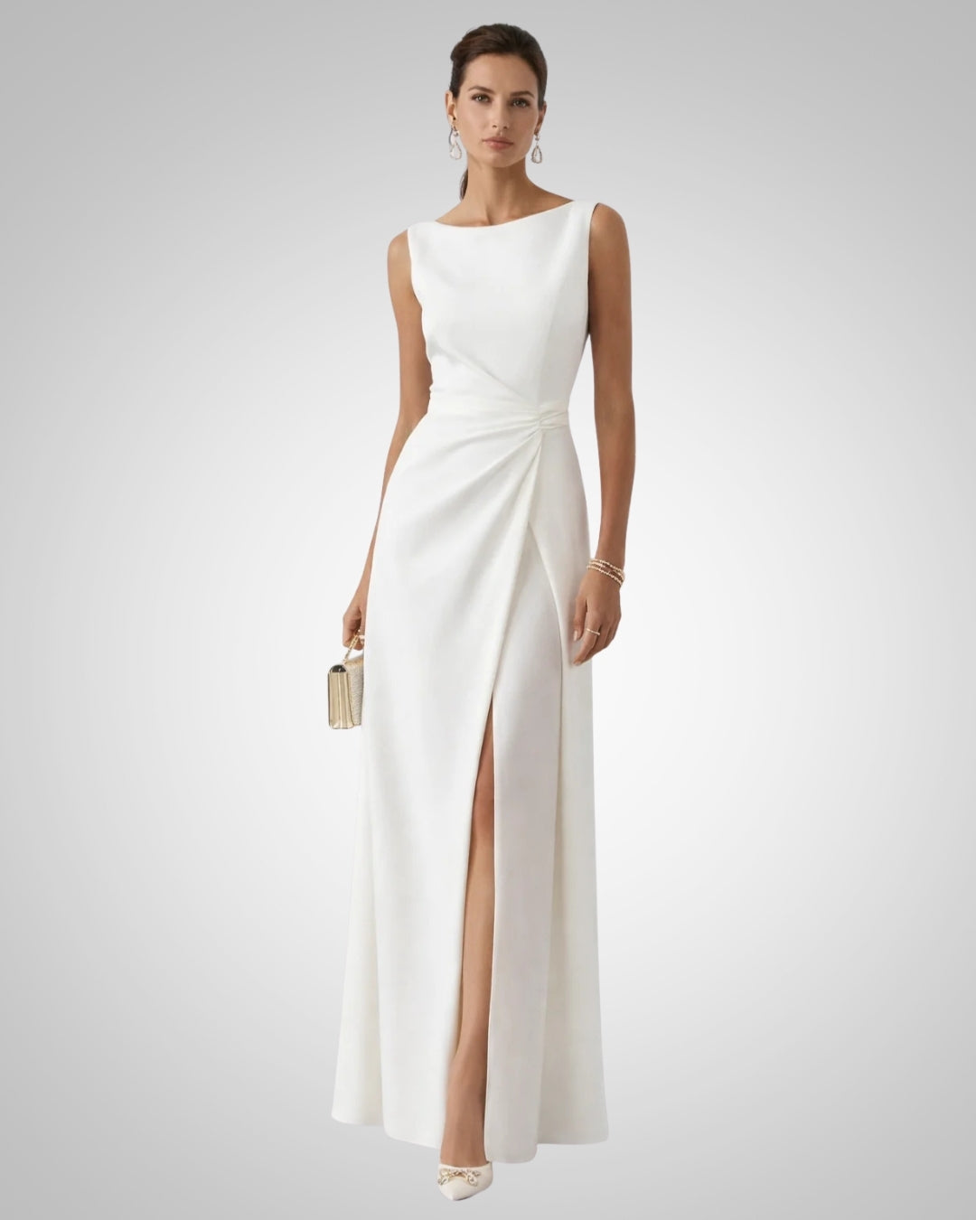 Elegantes weißes ärmelloses Damen Maxikleid für Hochzeitsgäste. Festliches Abendkleid mit Boote-Ausschnitt.