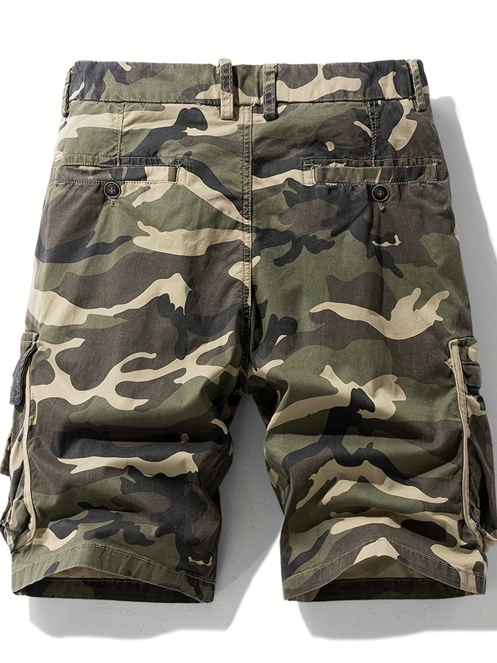 Outdoor-taugliche Herren Cargo-Shorts im Camouflage-Design, bequemer Sommer-Begleiter.