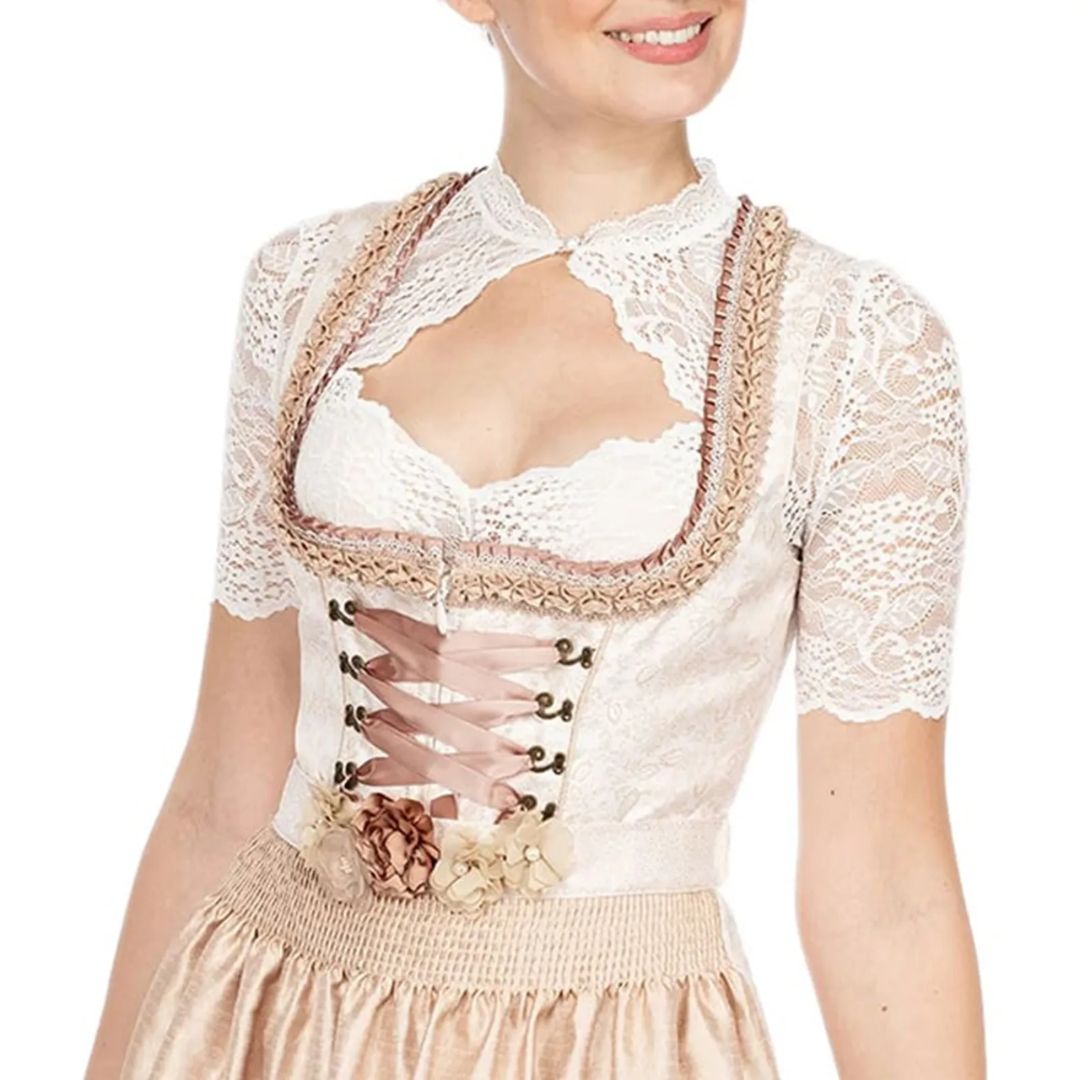 Moderne schwarze Trachtenbluse für Damen, Kurzarm und eleganter Herzausschnitt, ideal für Festtagsmode.