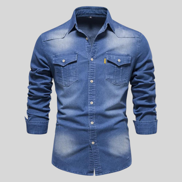Stilvolles marineblaues Herren Jeanshemd, langärmelig, mit Knopfleiste, perfekt für moderne Herrenmode.