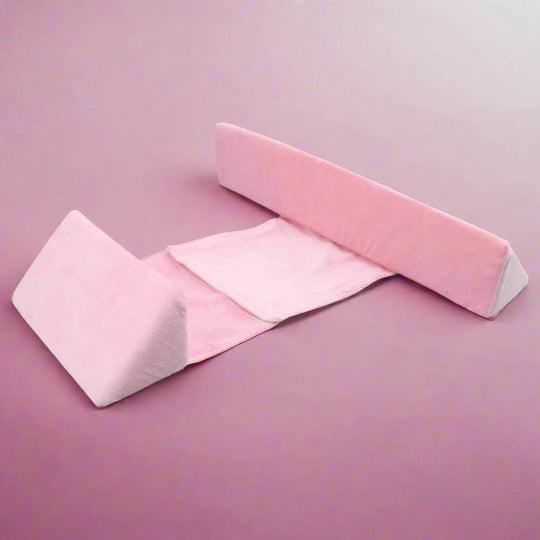 Sicherer Kinderschlaf mit Anti-Roll Babykissen, verstellbare Seitenlagerung für Neugeborene.