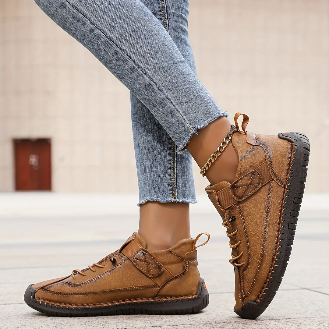Braune orthopädische Damen-Sneaker, stilvoll & bequem, perfekt für Freizeit & Alltag.