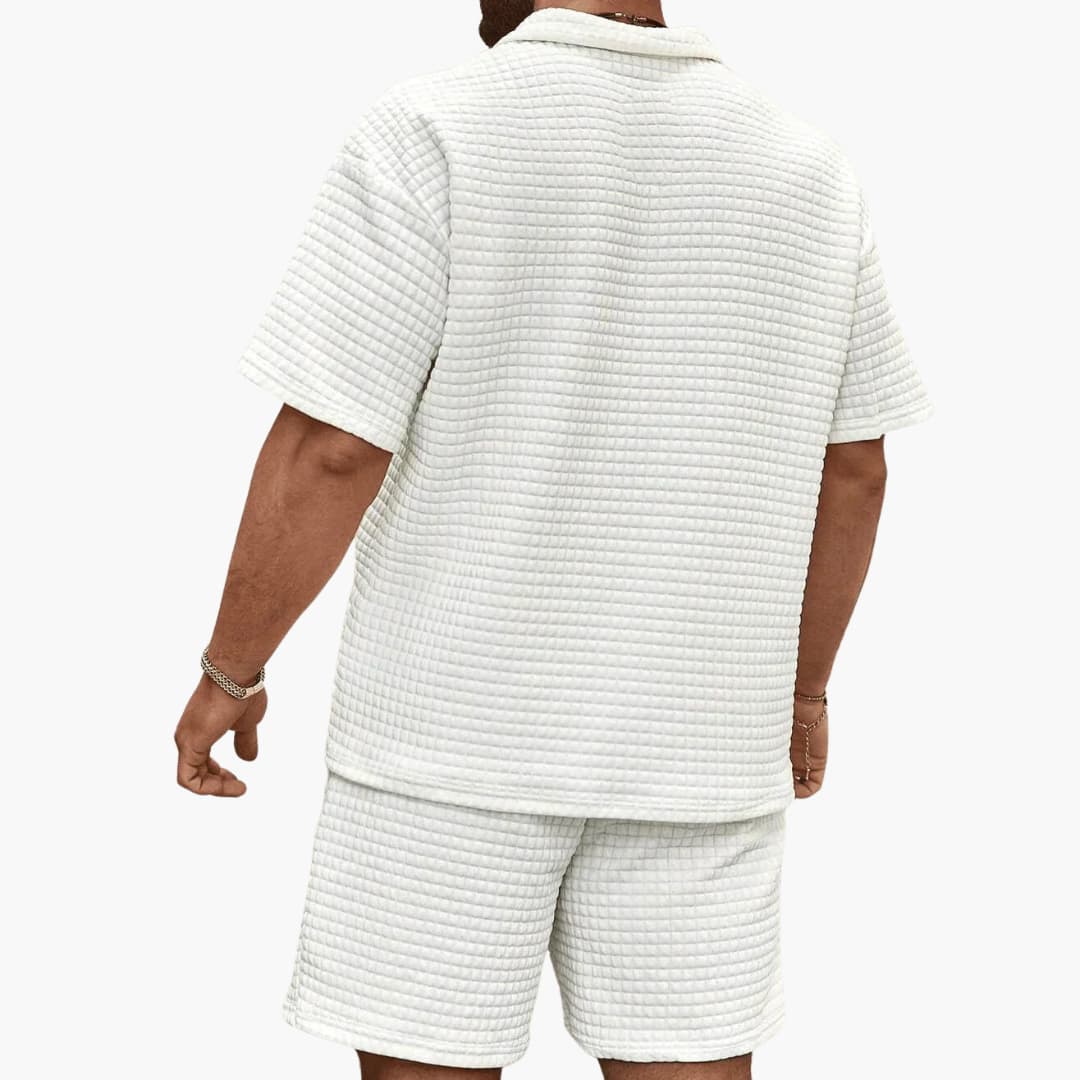 Stylisches Herren Freizeit-Set aus nachhaltigem Material, perfekt für den Sommer. Bequemer Casual Zweiteiler.