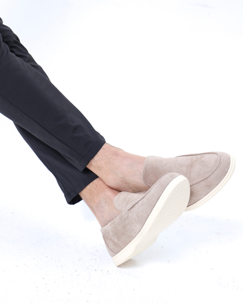 Herbstliche Herrenschuhe: Bequeme Slip-On Loafer für jeden Anlass.