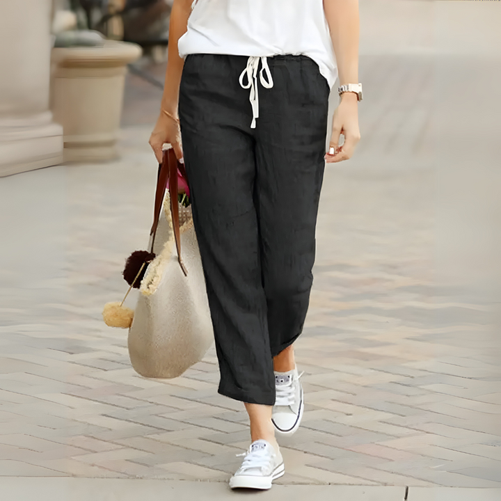 Stylische leichte Damenhose im weiten Schnitt, bequeme Sommerhose für viele Anlässe.