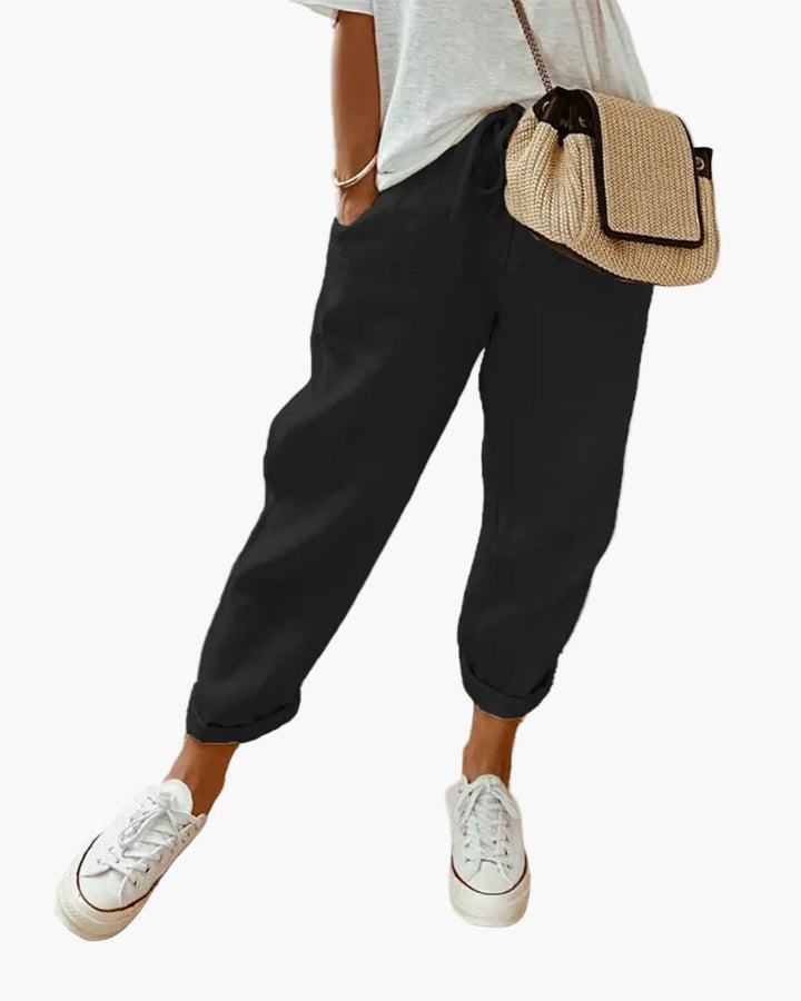 Elegante Damen Weite Hose, vielseitig kombinierbar für einen smart-casual Look im Büro oder abends.