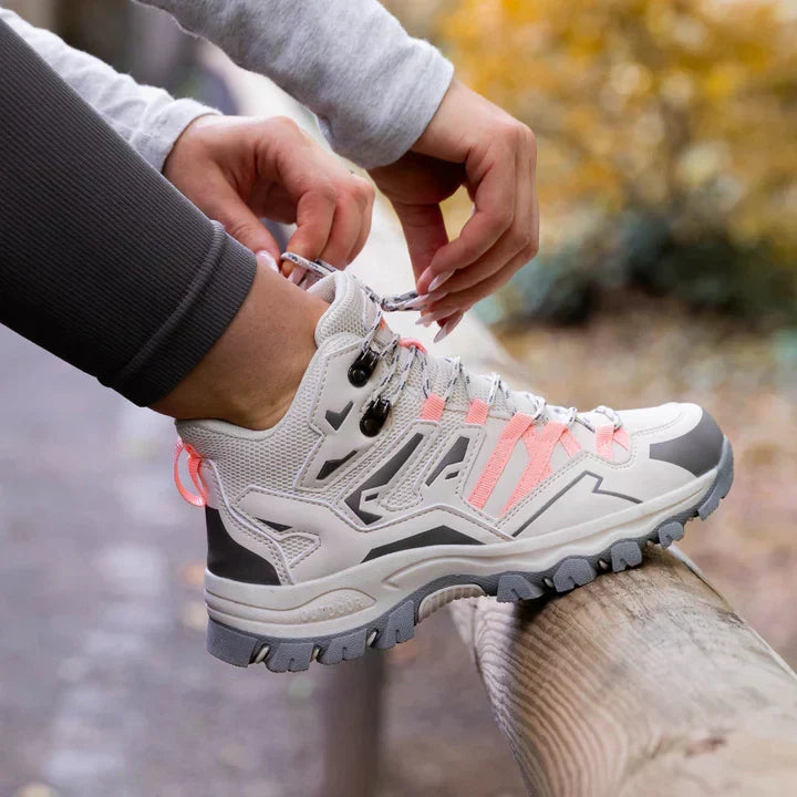 Bequeme Expedition Wanderschuhe, speziell für Frauen, mit rutschfester Sohle & guter Dämpfung.