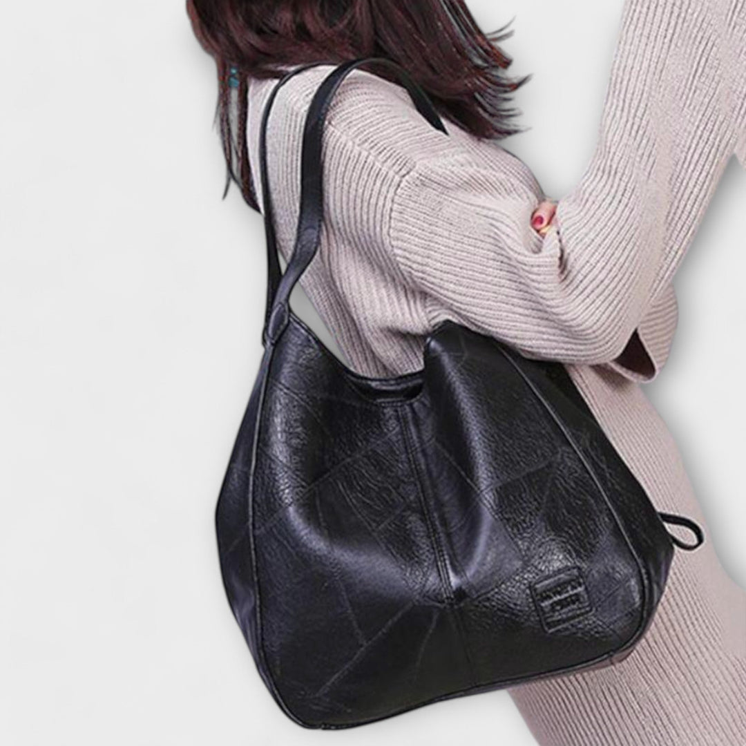 Auffällige rote Vintage Ledertasche, unisex, modische Alltagstasche mit viel Platz.