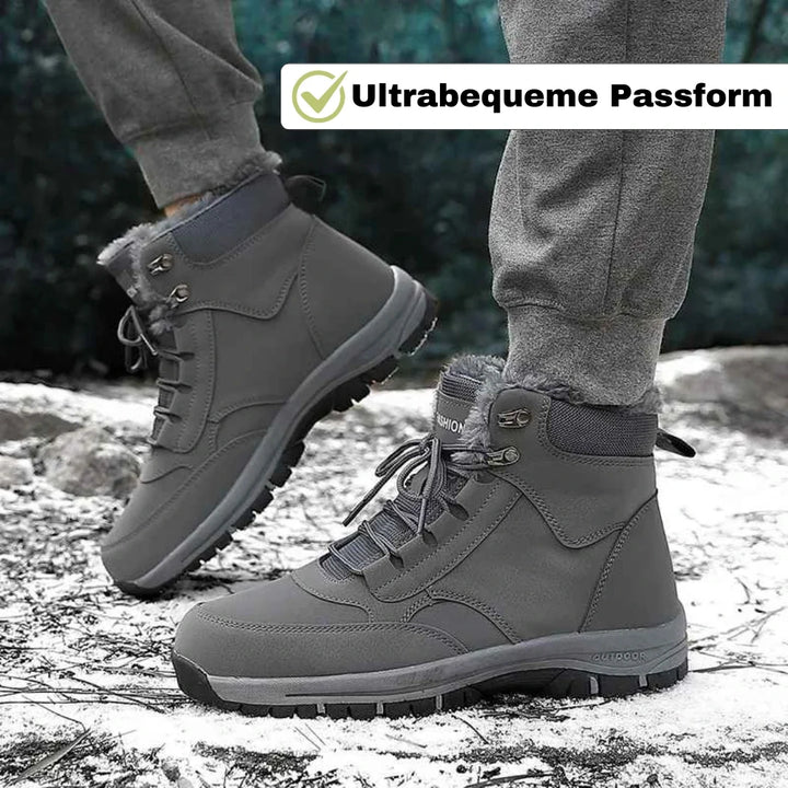 Nahaufnahme rutschfeste Profilsohle der Damen Winterstiefel für sicheren Halt auf Eis & Schnee.
