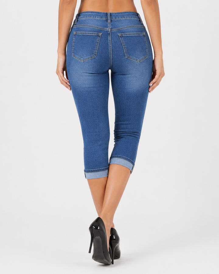 Elegante Damen Caprihose Slim Fit in Schwarz, vielseitig kombinierbar für Casual & moderne Sommerlooks.