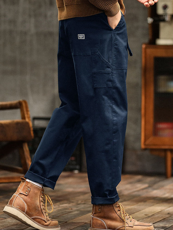 Moderne Herren Chino Darren: Bequeme Freizeithose für vielseitige Outfits, stilvoll und robust.