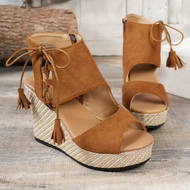 Elegante Damen Keilabsatz-Sandalen für den Sommer mit Knöchelschnürung und offener Zehe. Stilvolle Sommerschuhe.