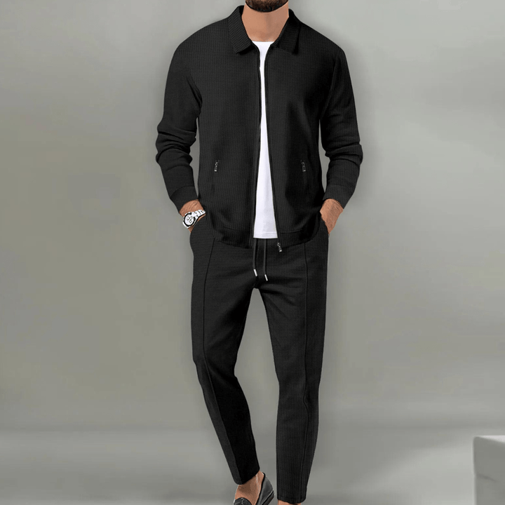 Komfortables Herren-Freizeitset aus Longsleeve und Freizeithose, vielseitig für Herbst & Winter.