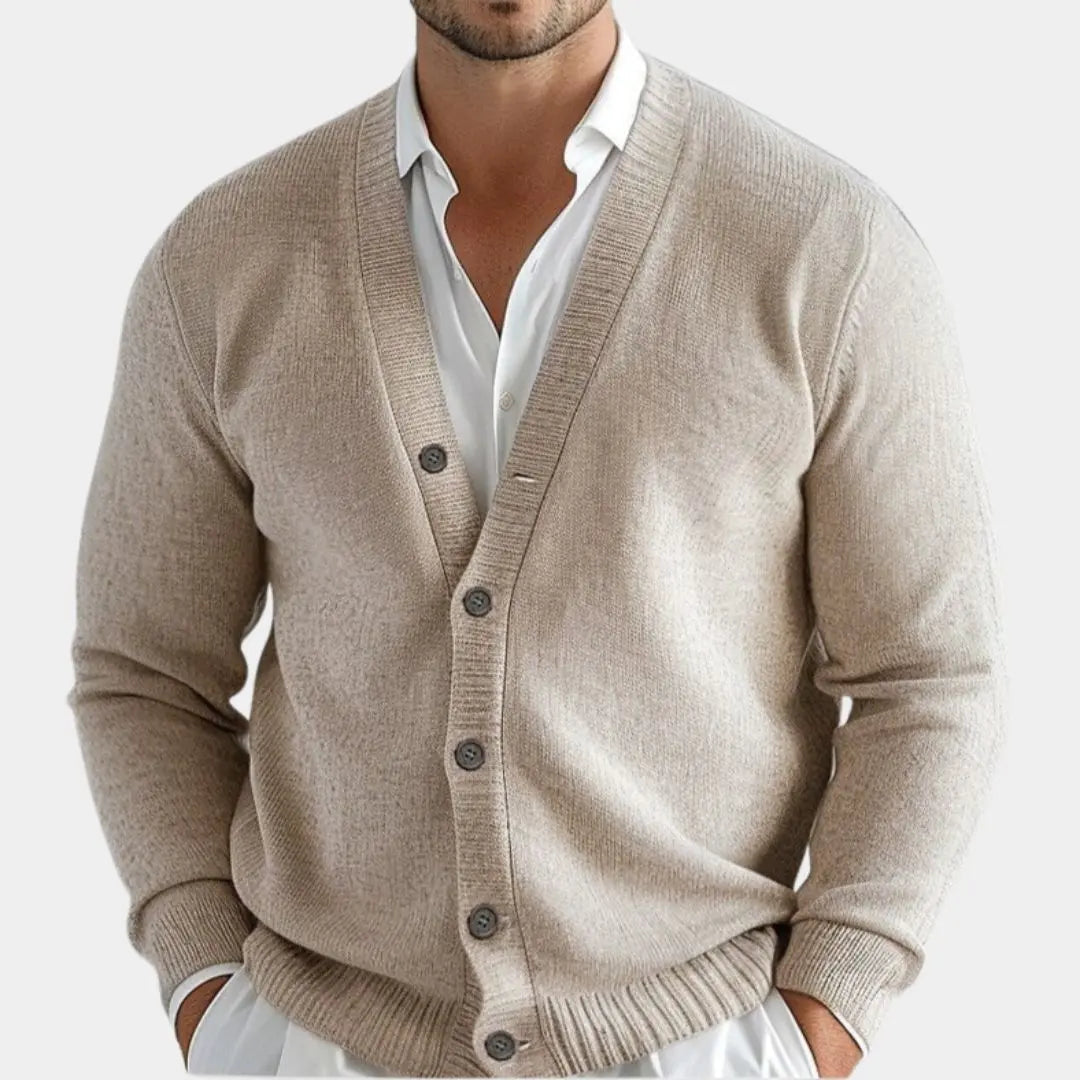 Herren V-Ausschnitt Strickjacke, elegant für Business & Freizeit. Vielseitiger Cardigan für Herrenmode.