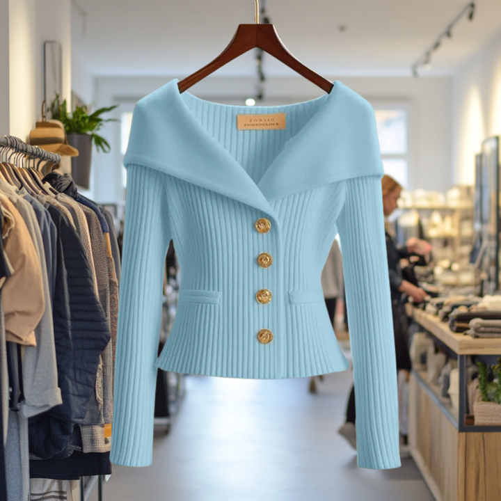 Luxuriöse Damen Strickjacke. Kuschelig warmes Design für modische Auftritte im Herbst/Winter.