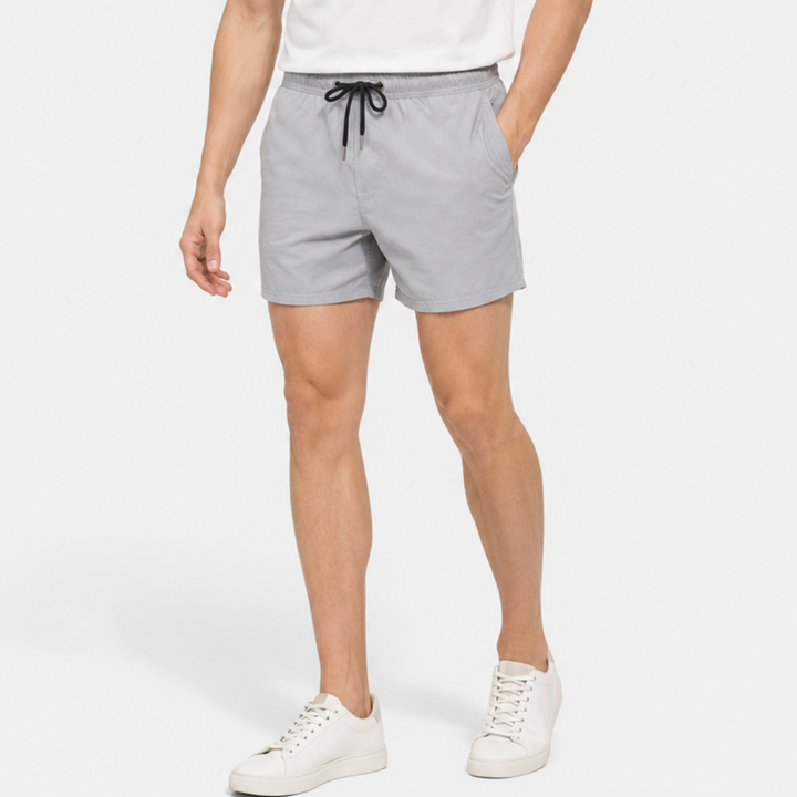 Atmungsaktive Herren Badeshorts, schnelltrocknend und modisch, als kurze Hosen für den Sommer.