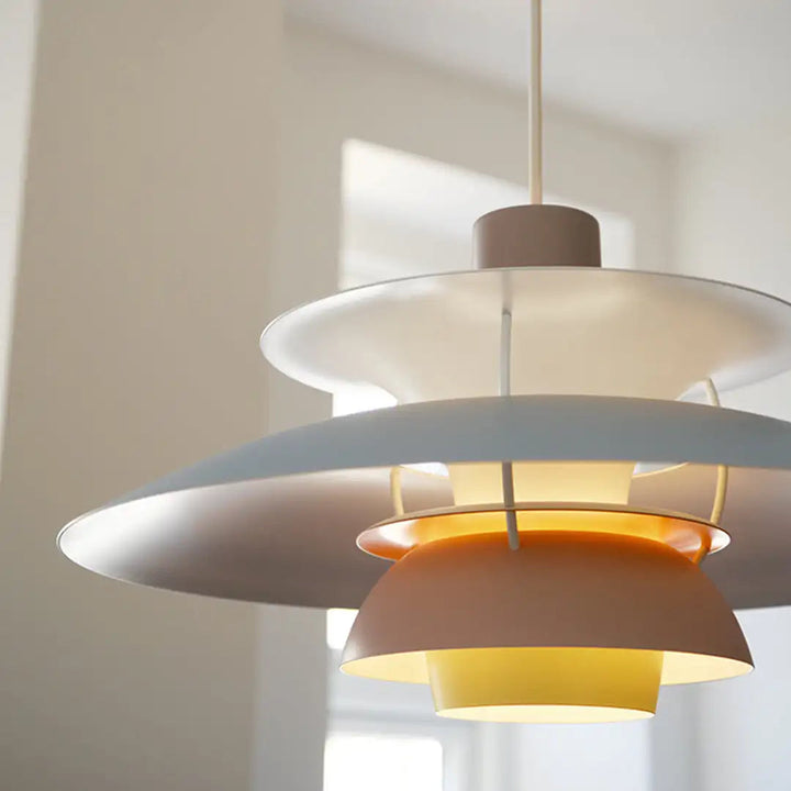 Dimmbare runde LED-Lampe für die Decke, modernes Design für Büro und Zuhause.