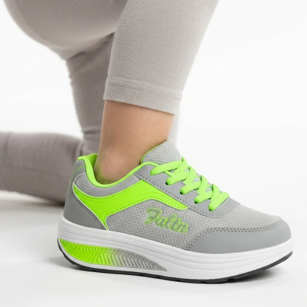 Moderner Damen Stridella Plateau-Sneaker, stylisch & komfortabel für urbanen Lifestyle.
