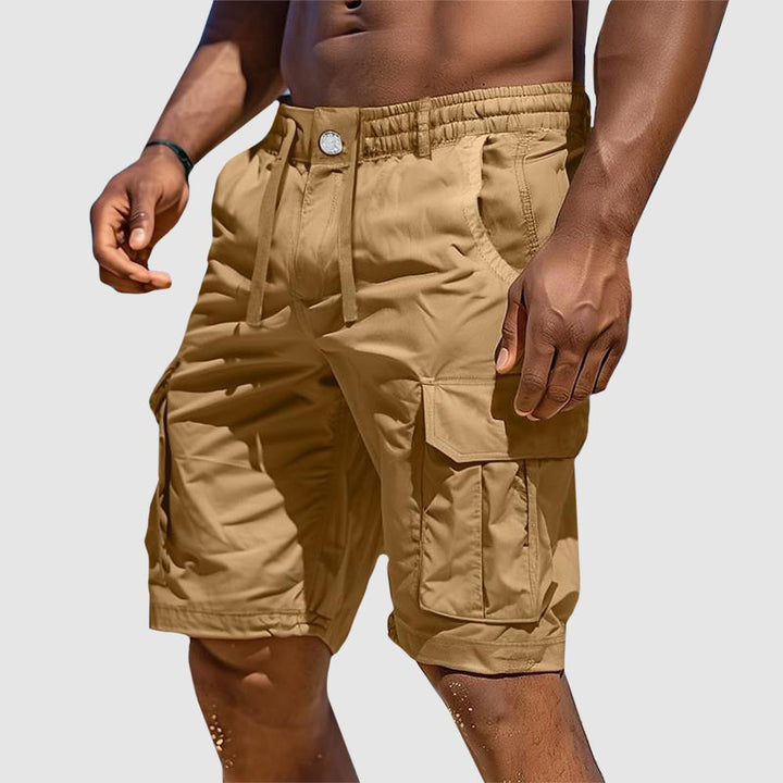 Robuste Herren Cargo Shorts aus Baumwollmix für Freizeit und Outdoor, bequem und locker geschnitten.