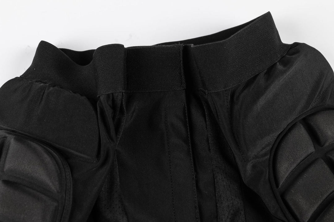 Komfortable, atmungsaktive Protektorenhose, schützt Hüfte und Oberschenkel zuverlässig bei Sport und Outdoor.