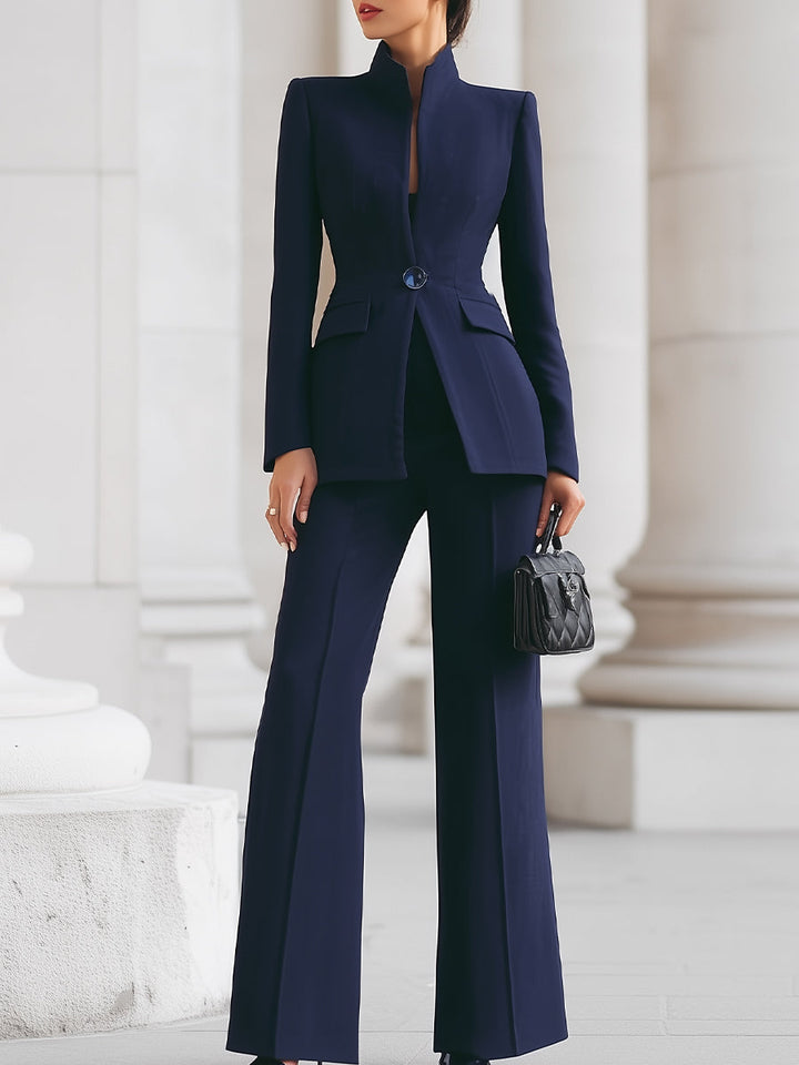 Eleganter Damen Zweiteiler: Blazer & gerade Hose in klassischem Schwarz. Perfekt für Business & formelle Anlässe.