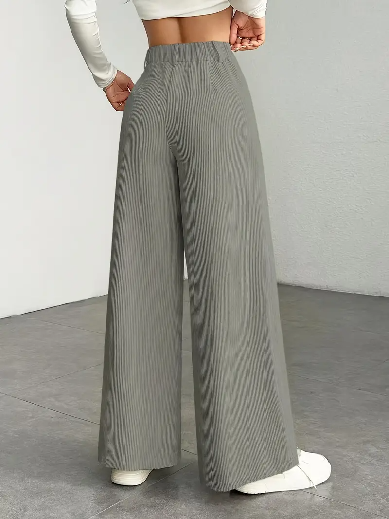 Klassische Damenhose mit hoher Taille & weitem Bein. Elegante Freizeithose, ideal für Business Casual im Herbst/Winter.