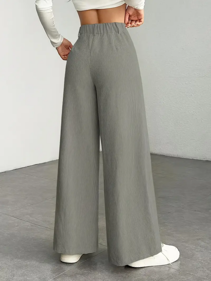 Klassische Damenhose mit hoher Taille & weitem Bein. Elegante Freizeithose, ideal für Business Casual im Herbst/Winter.