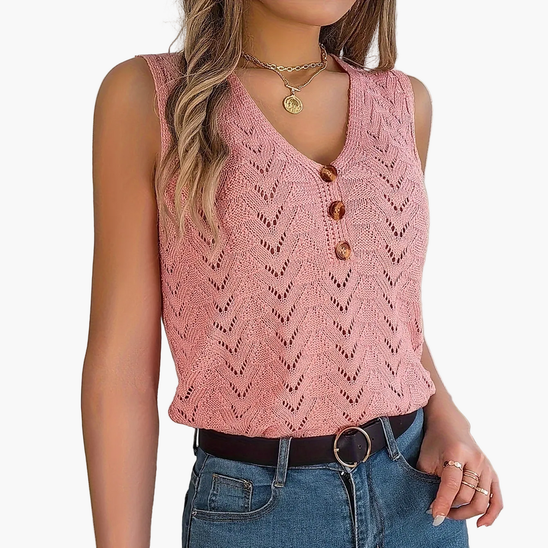 Schickes Damen Stricktop im Boho-Stil mit Knopfleiste. Perfektes Oberteil für Freizeitoutfits.