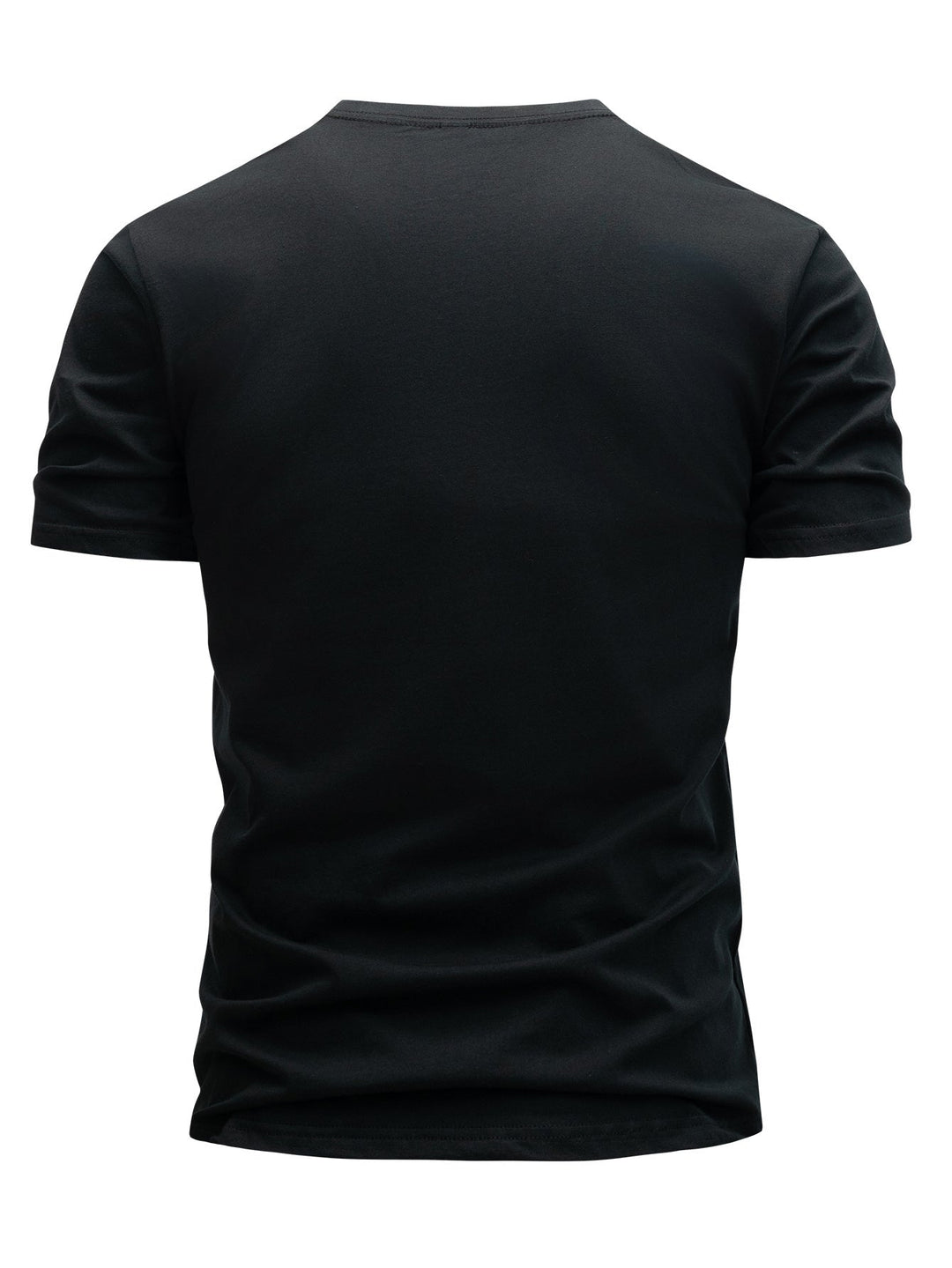Herrenmode: Robustes T-Shirt mit imposantem Bergmotiv. Ein Must-have für Outdoor-Enthusiasten.
